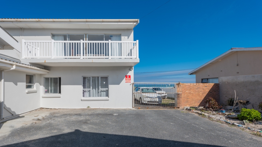 7 Bedroom Property for Sale in Struisbaai Western Cape